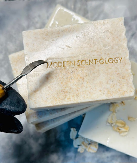 Modern Scentology Oatmeal Lavender handcrafted soap bar made with real oats and colloidal oatmeal, designed for sensitive and eczema-prone skin, producing a rich creamy lather